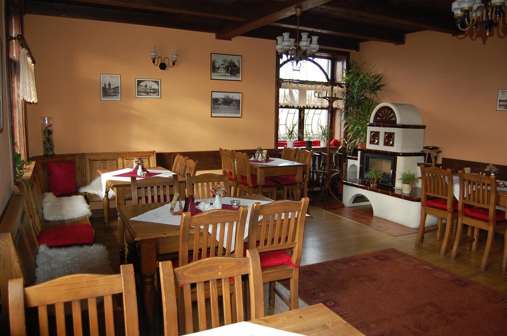 Penzion A Restaurace U Mamy Ξενοδοχείο Frýdek-Místek Εξωτερικό φωτογραφία